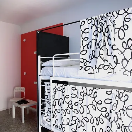 Kapslový hotel Dingos R&b *